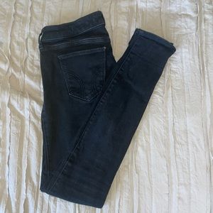 Hollister black low rise skinny jeans! 🖤